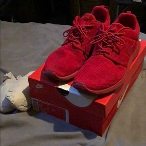 Nike Roshe Run (Red on Red)